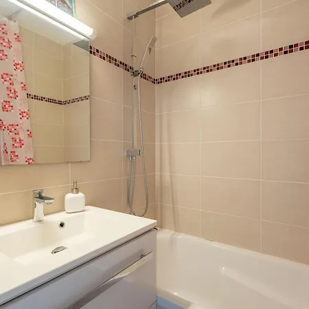 Calme Proche Avec Parking Securise Et Balcon - - Fr-1-319-547 아파트